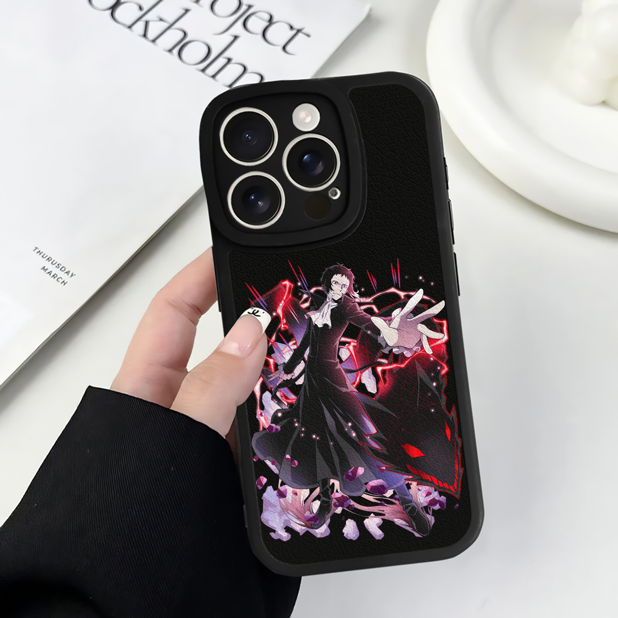 （画像用） 文豪ストレイドッグス Bungo Stray Dogs 【iPhone 16シリーズ対応】シリコンスマホケース（レザー調） 材質：シリコン